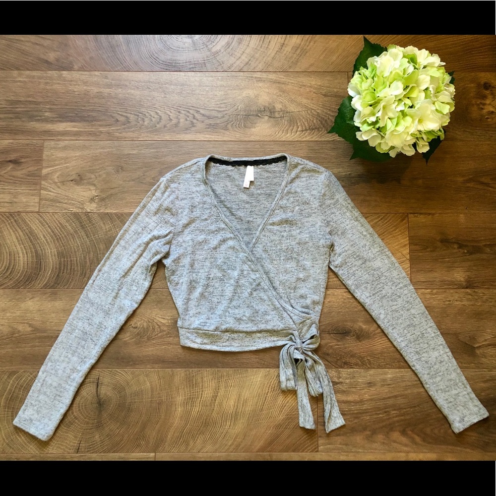Long sleeve crop top